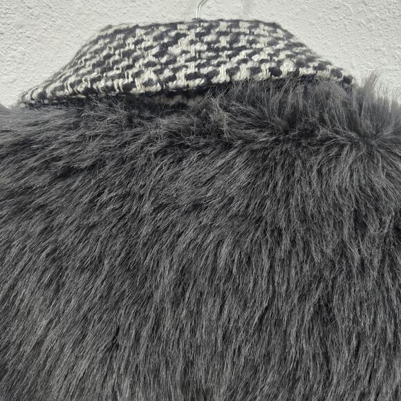 Chic Women’s Faux Fur Vest – Black & White Houndstooth Belted Long Sleeveless... - Picture 7 of 10